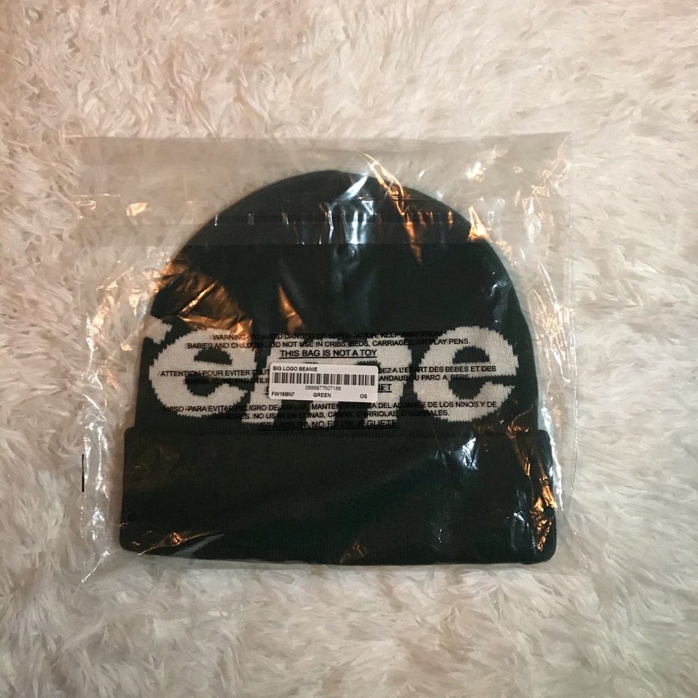 Supreme Big Logo Beanie